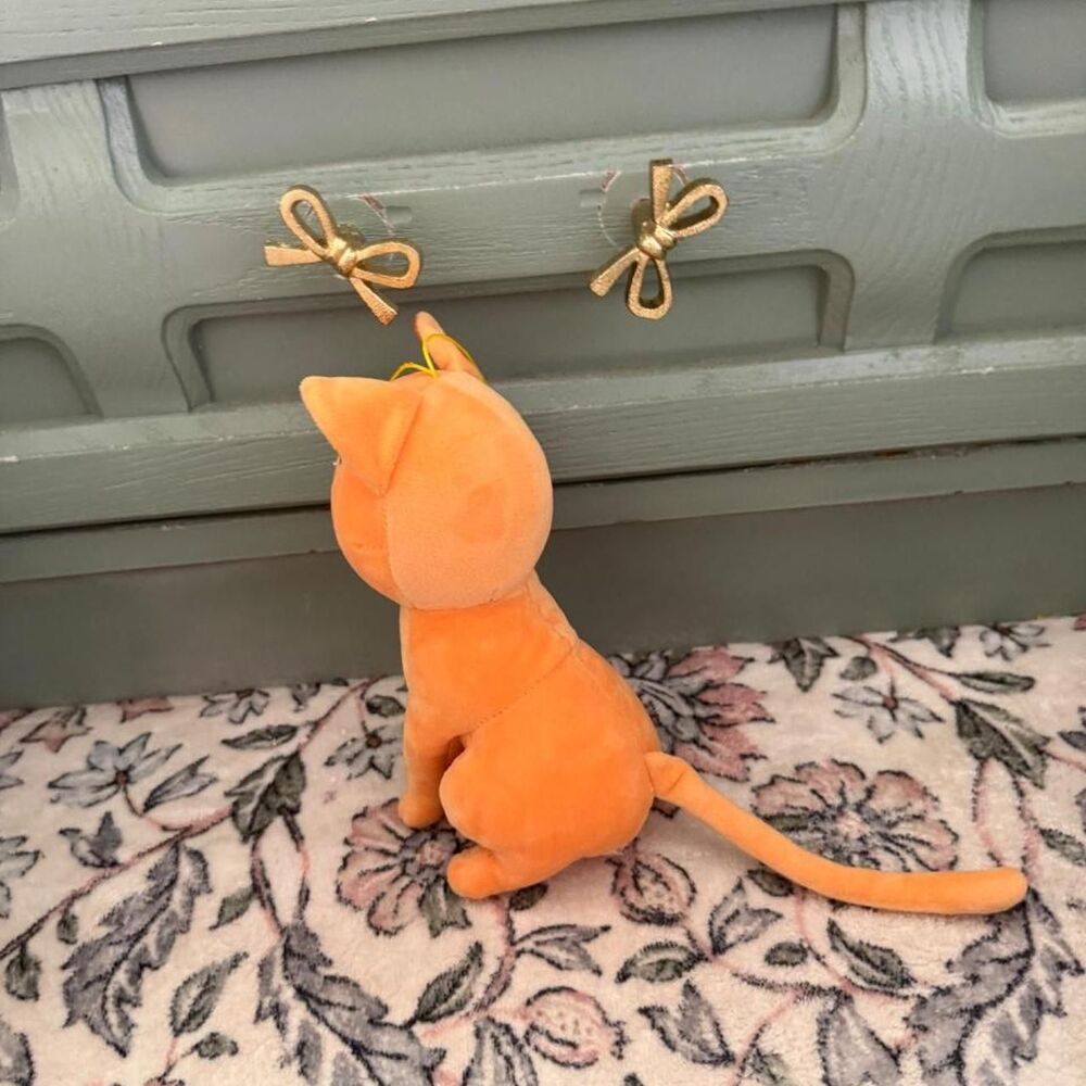orange cat plushie